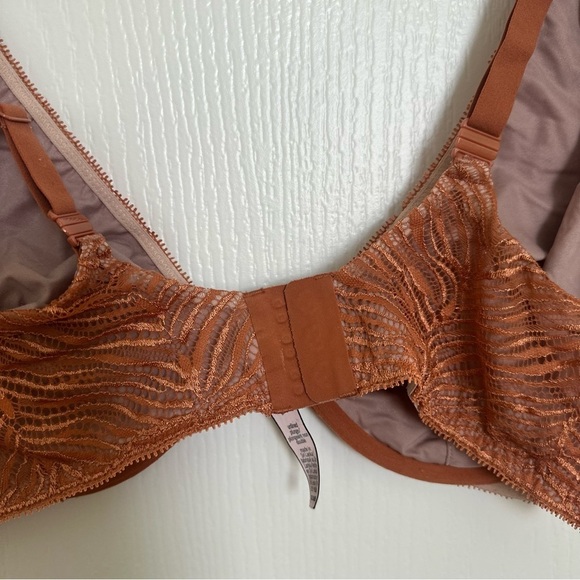 Victoria’s Secret Unlined Plunge Bra 38D Lace Camel Brown Underwire Neutral Tan - Picture 5 of 6